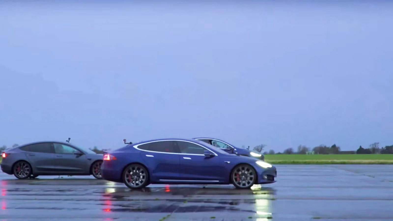 electric-showdown-tesla-s-fastest-family-in-2026-image-0