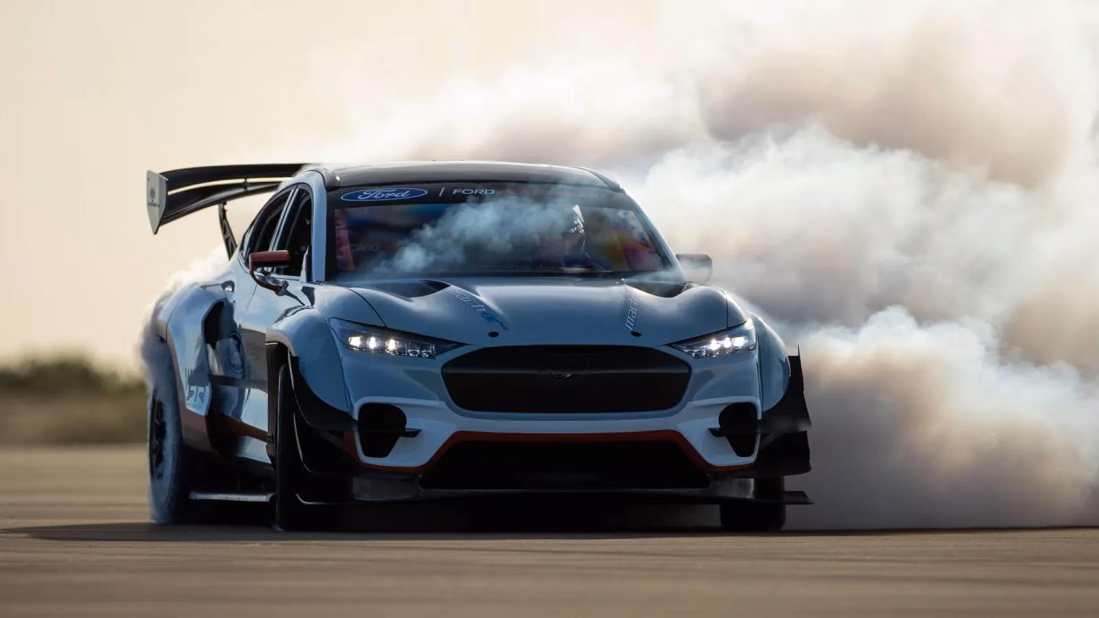 why-the-ford-mustang-mach-e-1400-remains-an-ev-benchmark-six-years-later-image-0